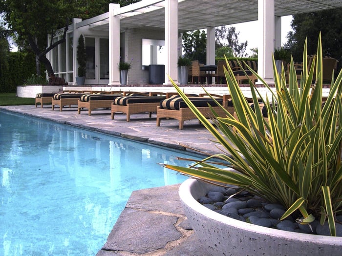 image of a clean pool in Las Vegas